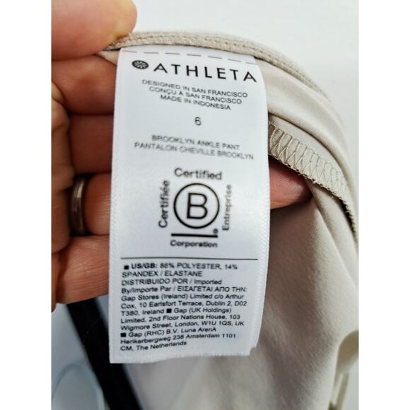 Athleta Women's Tan Khaki Pull-on Pants 26" Inseam Size 6 EUC - Picture 5 of 6